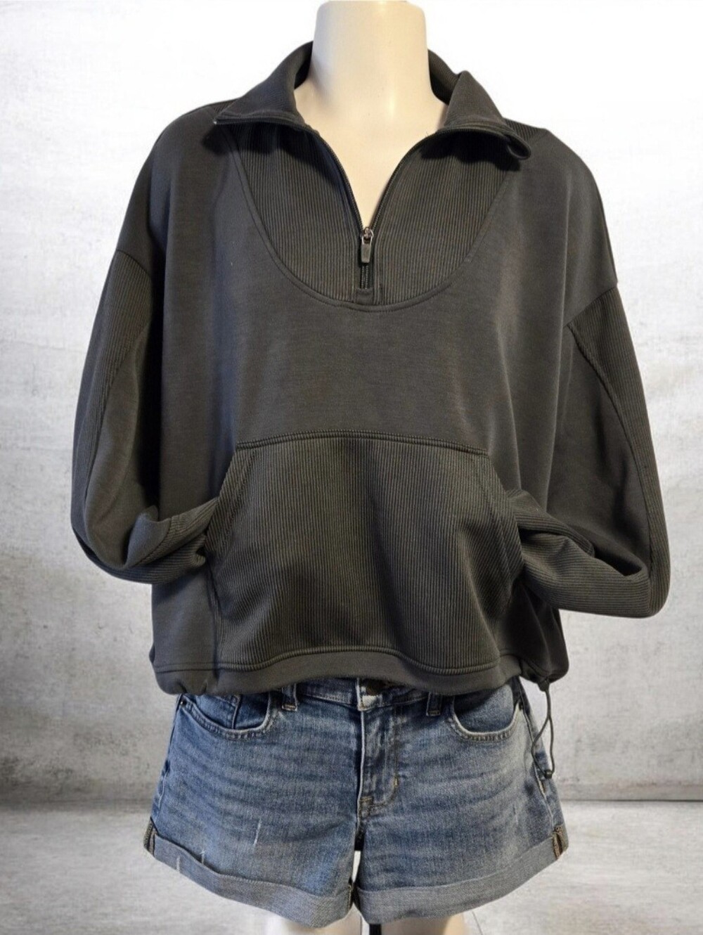 Spyder Active Sport Grey Cropped Half Zip Pullover Size‎ M